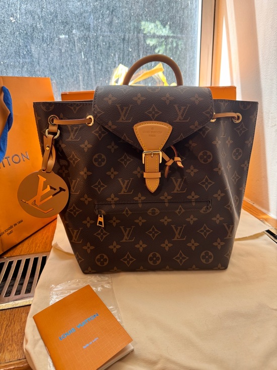 Louis Vuitton Handbags - Louis Vuitton Montsouris Backpack - 2022 NEVER! WORN! Grad gift, not my style